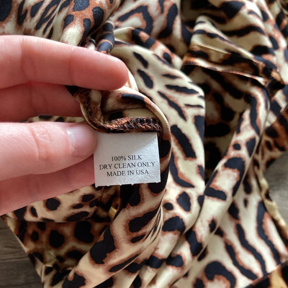 Caroline Rose leopard print 100% silk tunic. Size L - Picture 10 of 11
